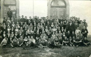 Profesorado e alumnado do Instituto da Coruña. Promoción 1931-37